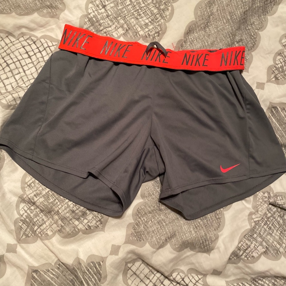 Women’s Nike Dri-fit Athletic Shorts Size Medium